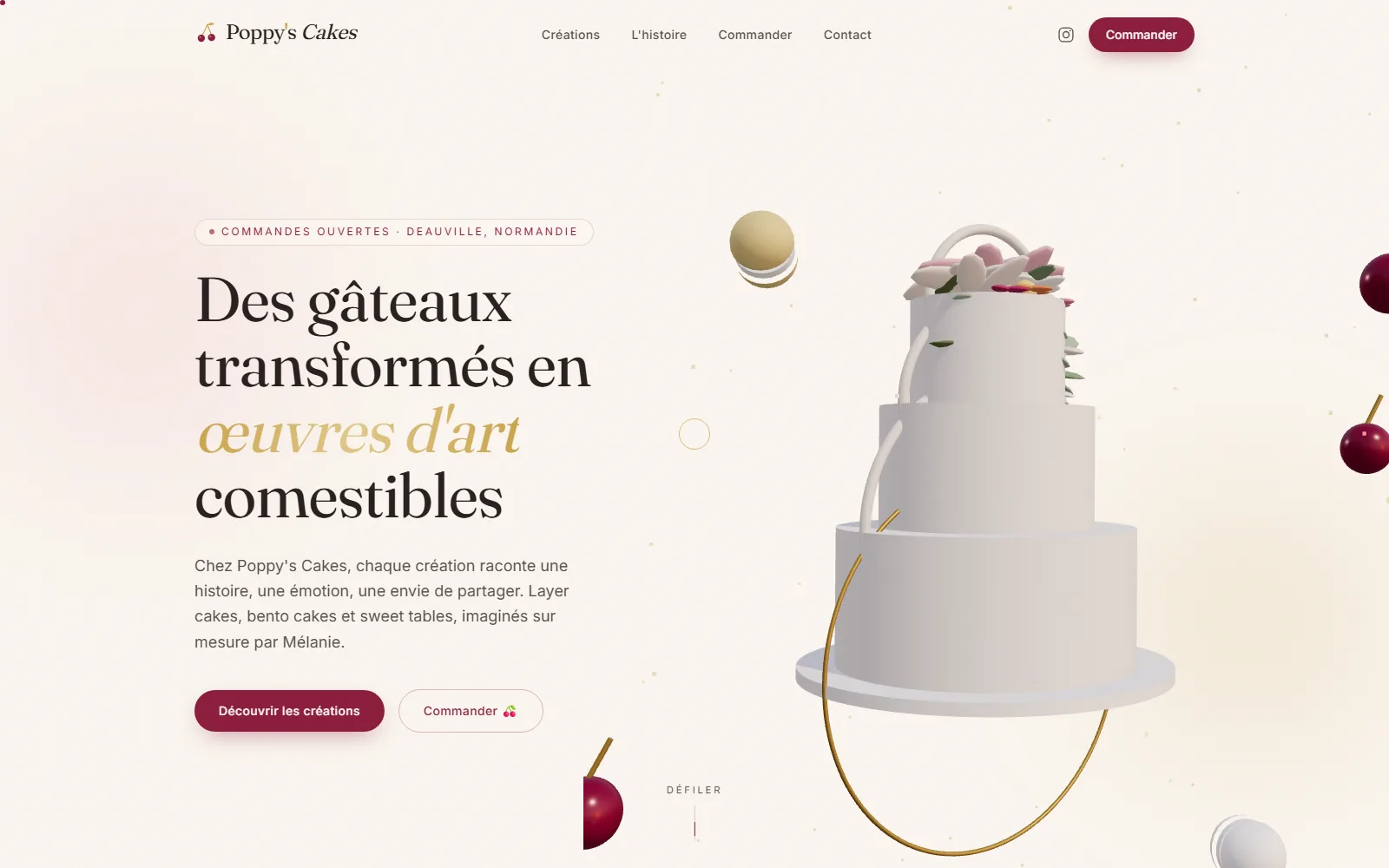 Page d'accueil Poppy's Cakes — hero « Des gâteaux transformés en œuvres d'art comestibles », layer cake 3D et cerises sur fond crème
