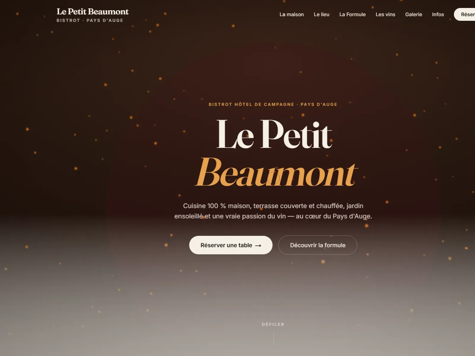 Concept Le Petit Beaumont — hero serif doré « bistrot de campagne » sur fond sombre