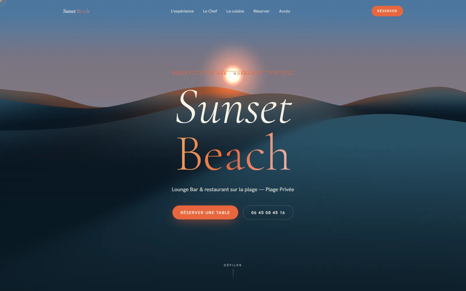 Page d'accueil Sunset Beach — hero crépusculaire « face au large » sur un dégradé de coucher de soleil, Bénerville-sur-Mer